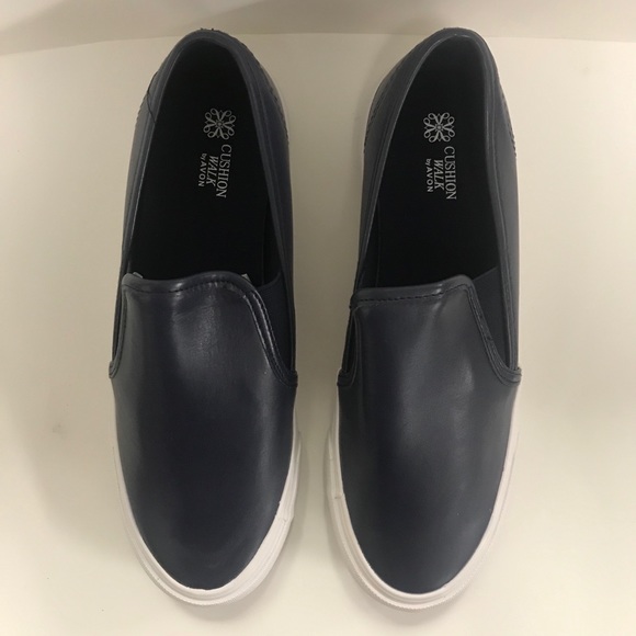 NWT Avon Slip Into Comfort Kicks Blue Size 7 - Picture 1 of 9